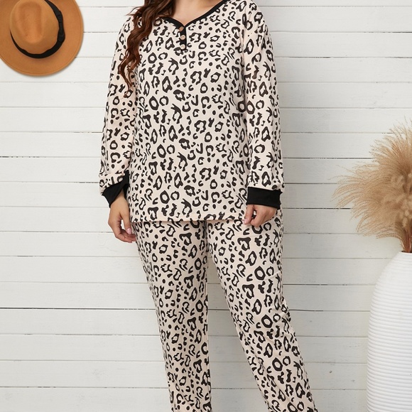 Plus Size Leopard Print Lounge Set - Picture 1 of 5